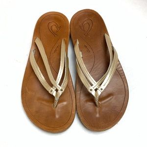 Olukia U’i Gold Thong Flip Flops Size 8